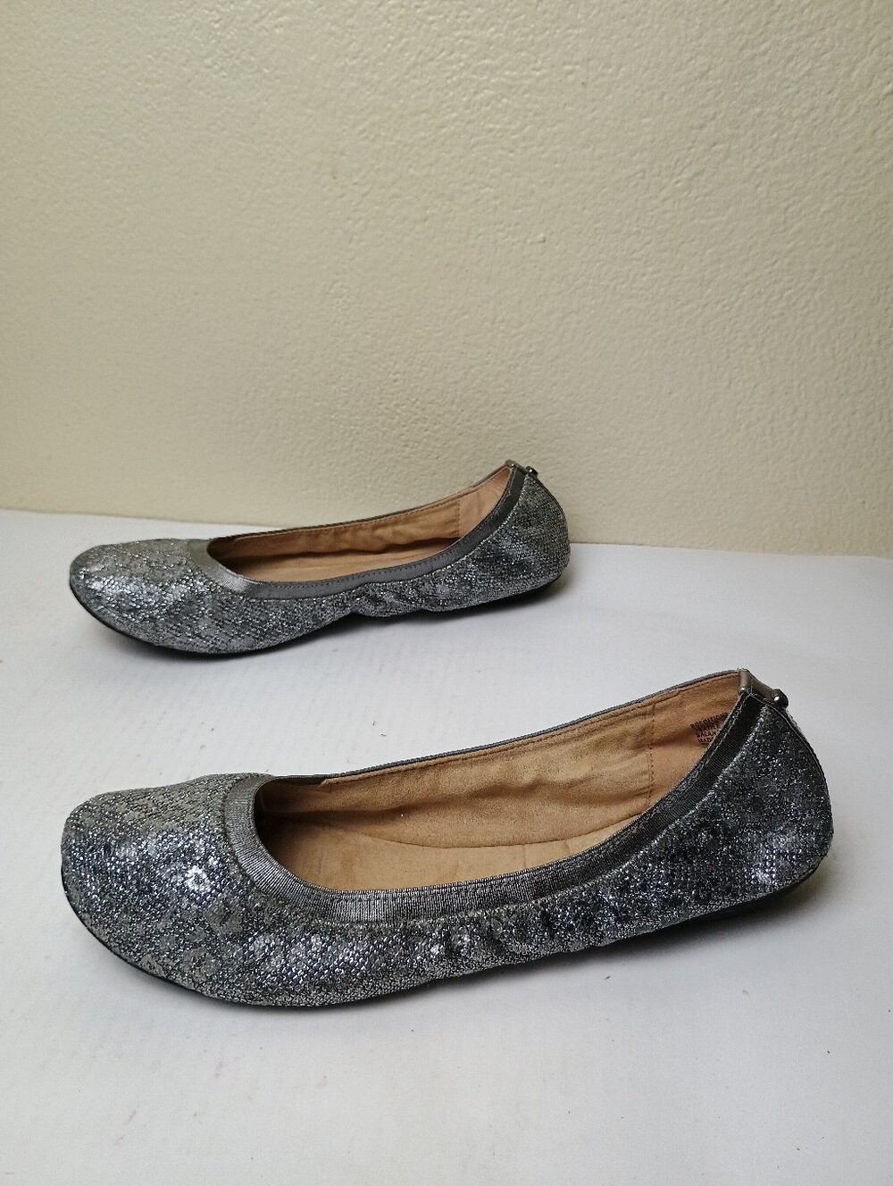 Bandolino Edition 2 10M Silver Glitter Slip-On Ballet Flats Flexible
